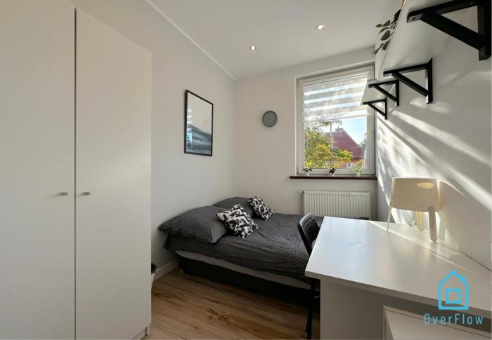 Batory Room - Peaceful Retreat, 10 Minutes to Gdańsk Old Town & Seaside