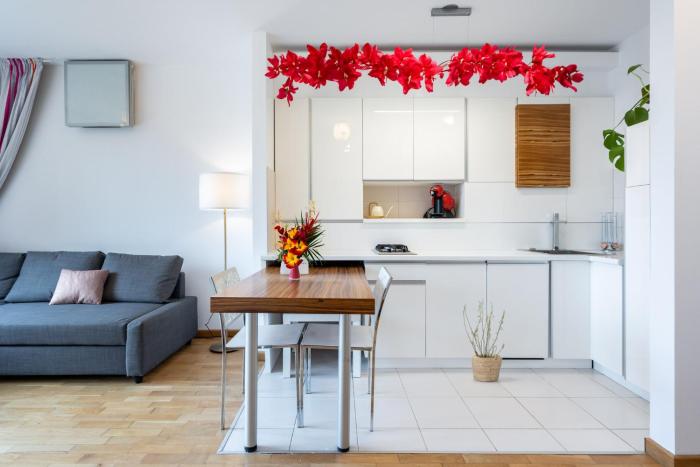 LazyNest - Modern Apartment with Parking & Balcony