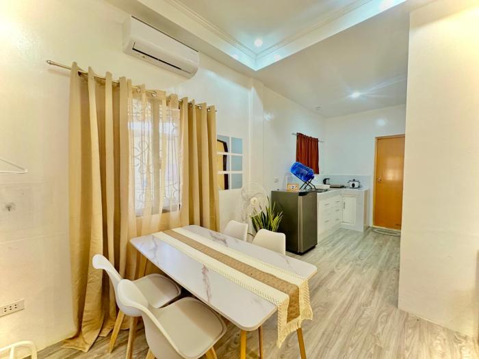 RRJ Bungalow 1Br, 2Aircon 4 minutes walk to the beach