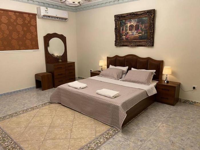 شقه عائلية مؤثثه حي المحمديه جده