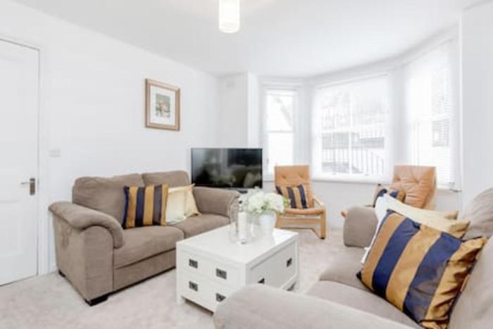 Large 2bed1.5bath with garden in OvalVauxhall