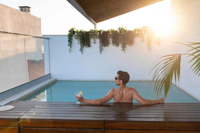 LeonAlba House Private Villa Private rooftop Private Pool Private Andalusian Courtyard Free Parking BBQ 8 Guests