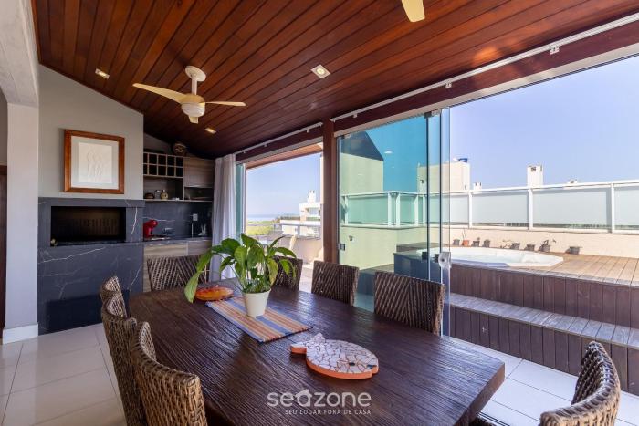 Cobertura c Jacuzzi em cond. pé na areia VIC0401