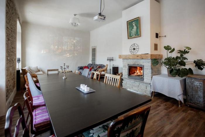 Von Aghte Big Studio