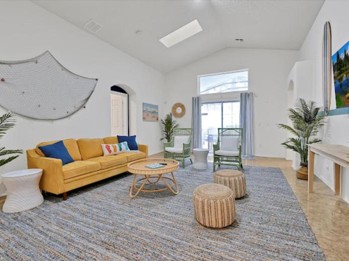 6BD - Pool, BBQ & Movie Theater - 10 Mins to Disney