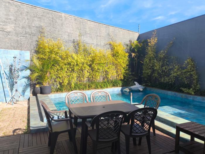 Piscina suíte grande área gourmet