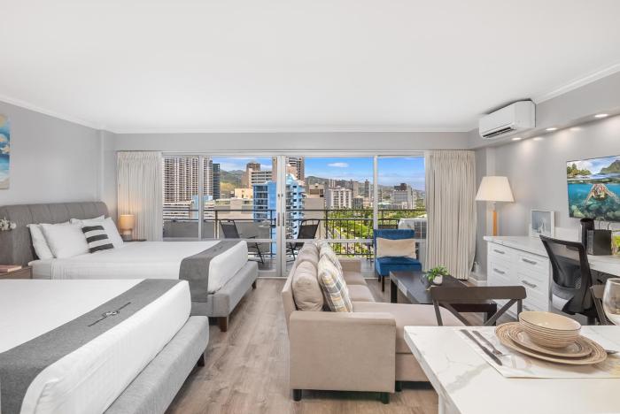 15Fl Waikiki studio with lanai, pool & near Waikiki beach