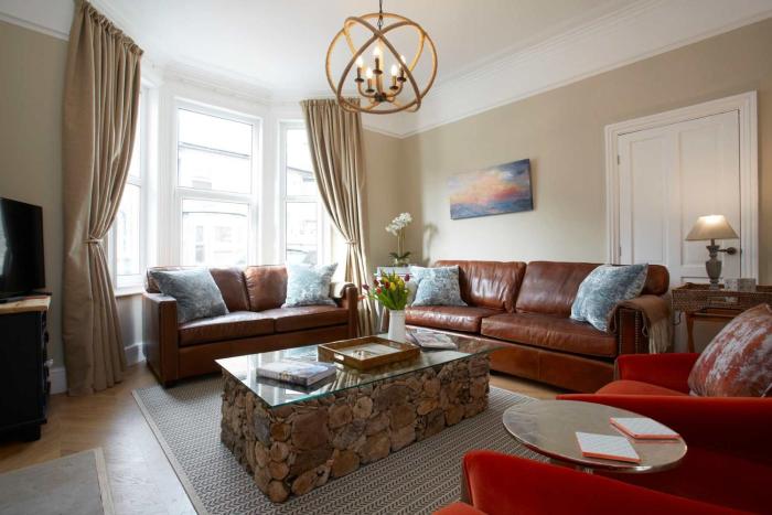 The City Escape Luxury Townhouse with parking