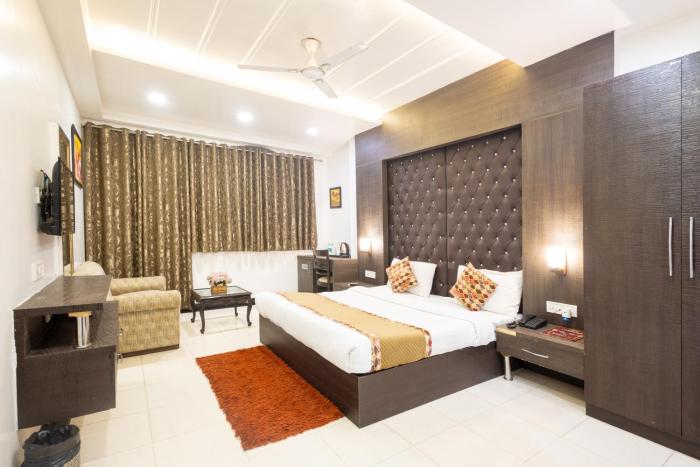 Hotel Red Castle - Near Ganga Ram & BLK Hospital - Karol Bagh