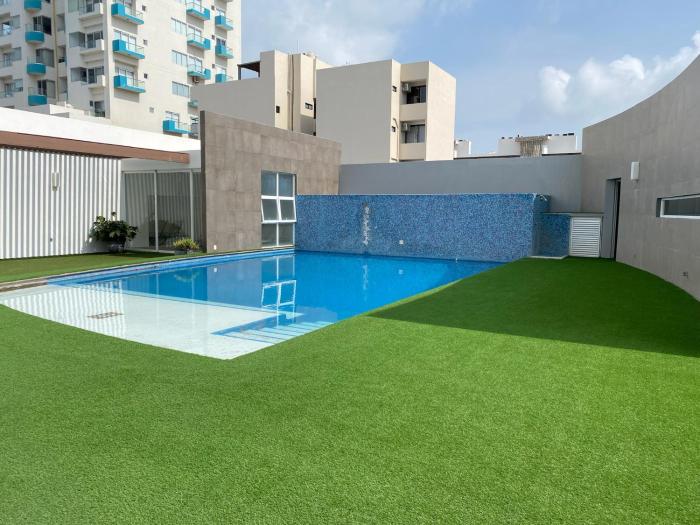 Vista a Playa con Alberca en Blvd principal frente al Mar 3hab