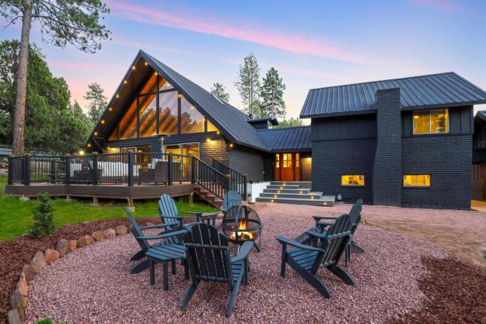 Cozy Modern Chalet in Strawberry