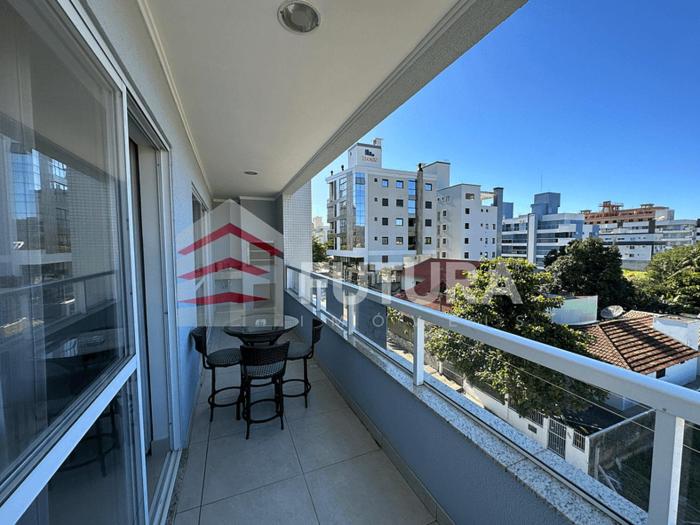 Belíssimo apartamento a poucos metros da praia LA003E