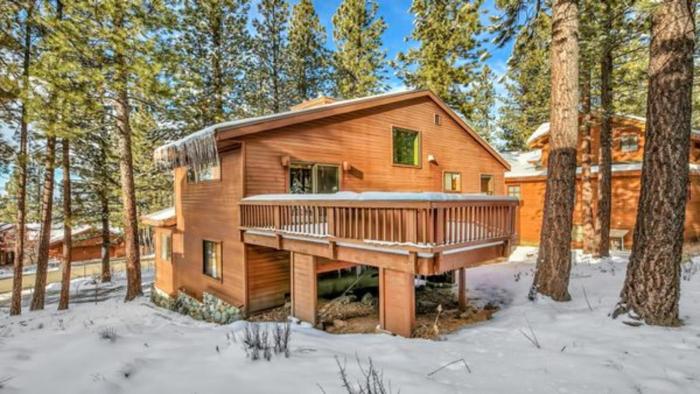 Your Roomy Northstar Retreat Awaits