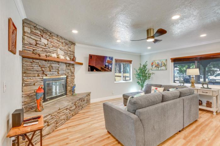 Near Slopes and Shores Pet-Friendly Sugarloaf Gem