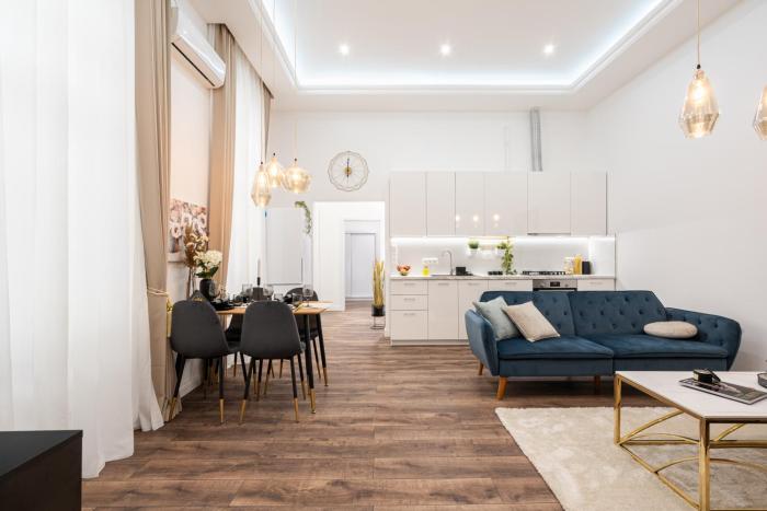 Blue Velvet Luxury Apartment