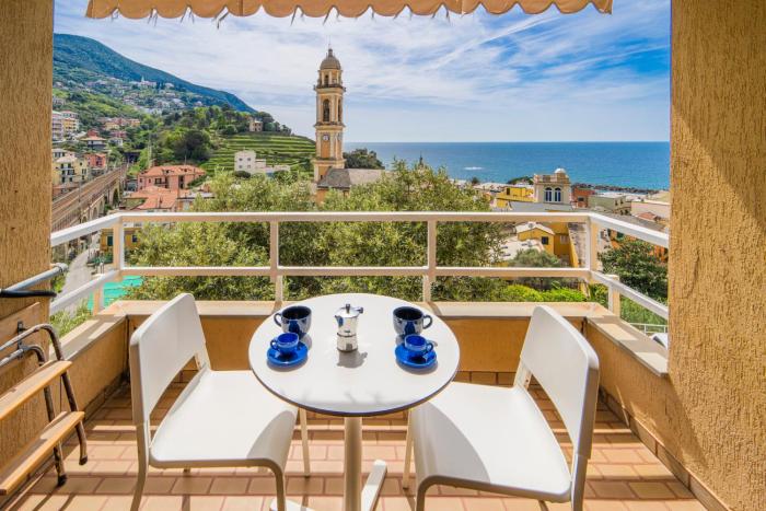 090c - Casa Serena, VISTA MARE,5 minuti a piedi dal mare