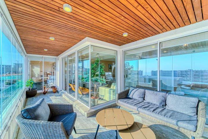 Pacific Retreat 4D con Terraza y Salida a Playa