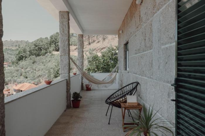 A Casa do Pereira by LovelyStay