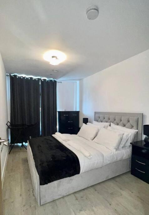 Apartment In Salford With Amazing View