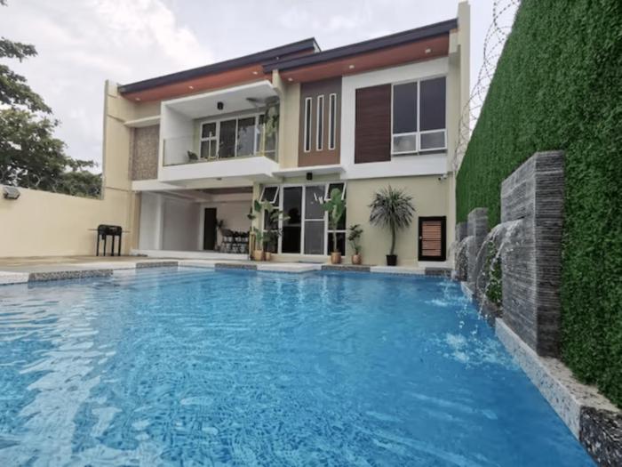 Newly Built Private Villa with Pool in Cainta