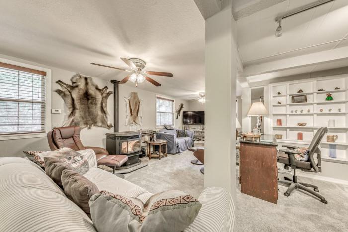 6 Mi to Ski Cloudcroft Home with Fire Pit and Grill