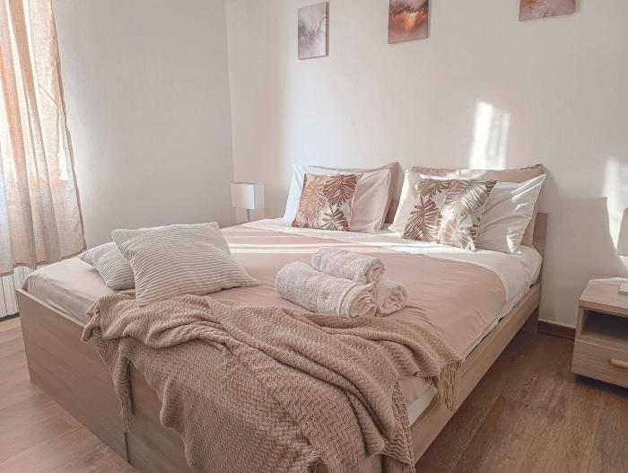 S&M APARTMENTS "Casa Barbara"- Intero appartamento vicino a Metro M2 e Ospedale