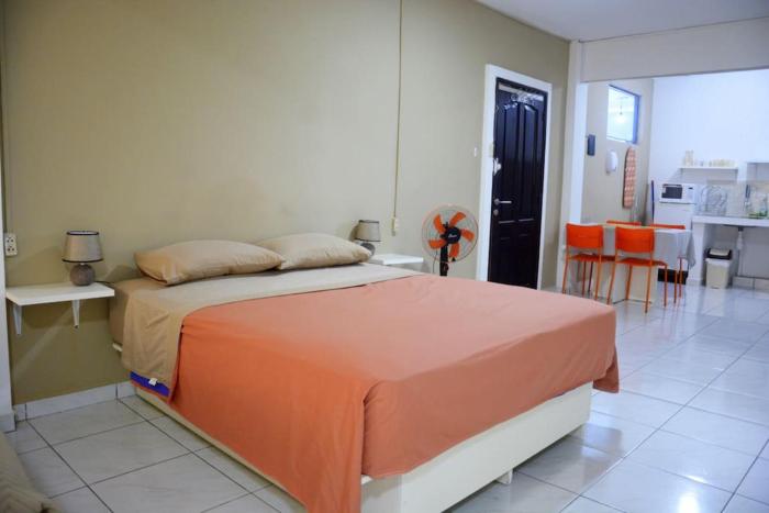 Lolf por la Plazuela Callejas, Céntrico y Ámplio