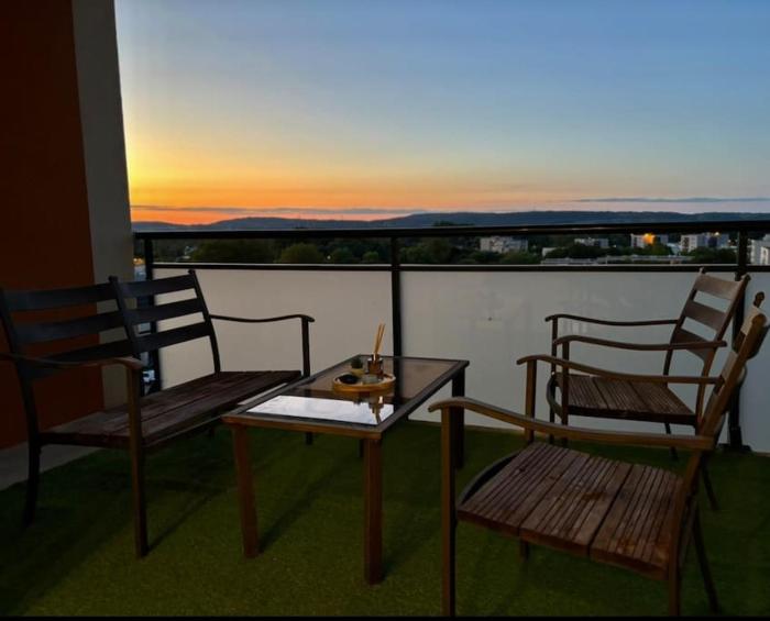 Appartement moderne avec terrasse Vue dégagée