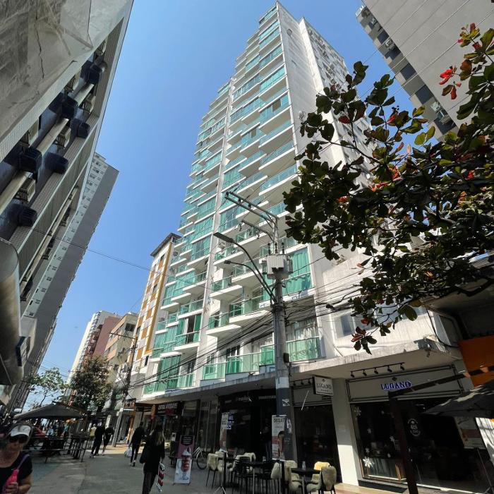 APTO CALÇADÃO CENTRAL! a PASSOS DA PRAIA