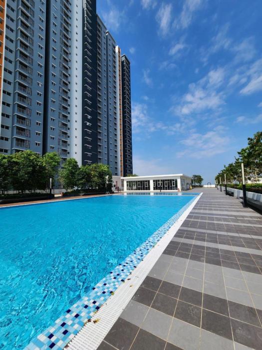 Casa DFaiz Alanis near KLIA pool olympic size