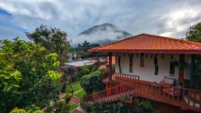 1961 Los Naranjos Hostal