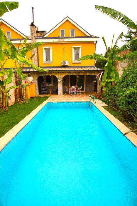 Villa Sapanca Butik Konukevi-Sarı Ev