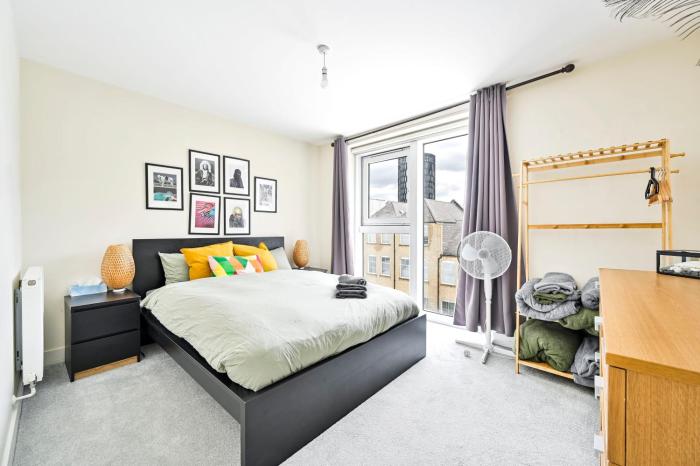 2 Bed Flat Next Old Street Tube