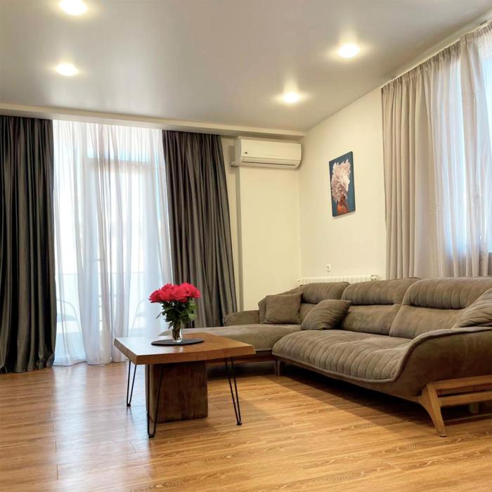 Bright and Airy Apartment Free Wi-Fi Open Space 3-Rooms 2-Balconies