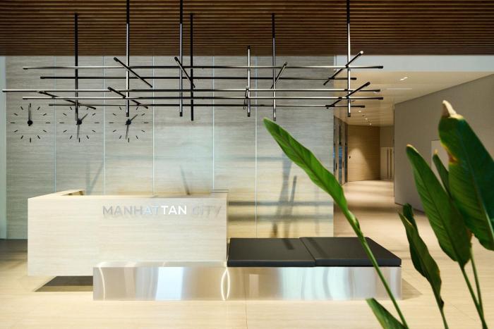 MANHATTAN CITY APART view on the city- Parking