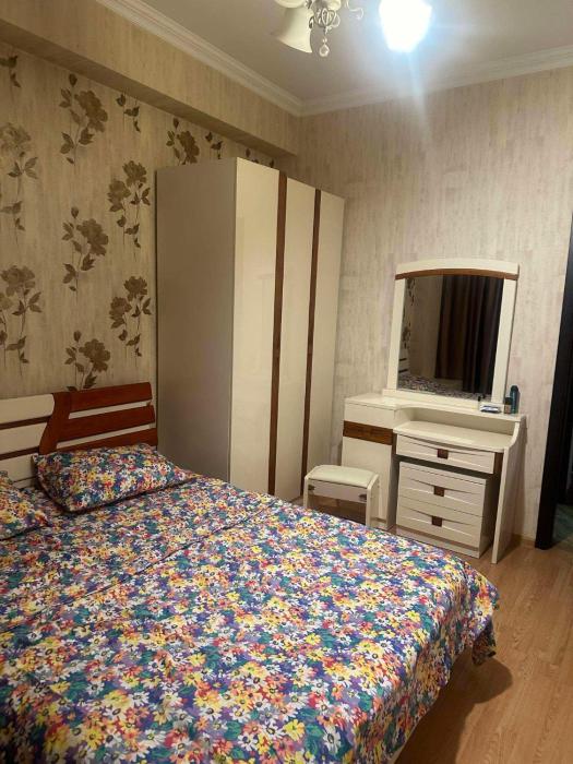 სლავა მეტრეველის 4