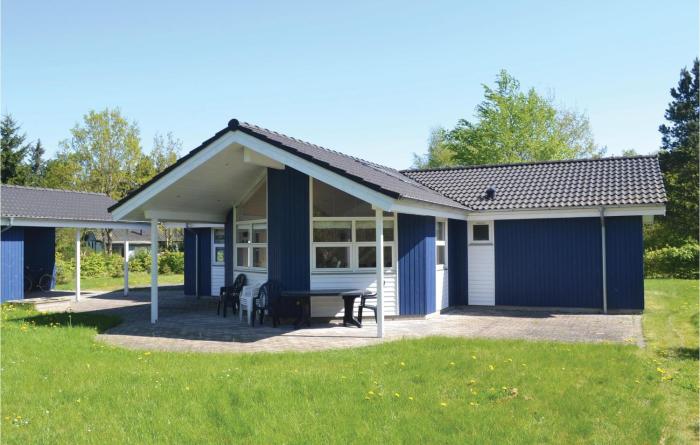 Three-Bedroom Holiday Home In Orsted