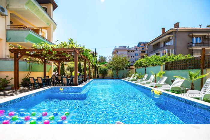 Paradise Chernomorets