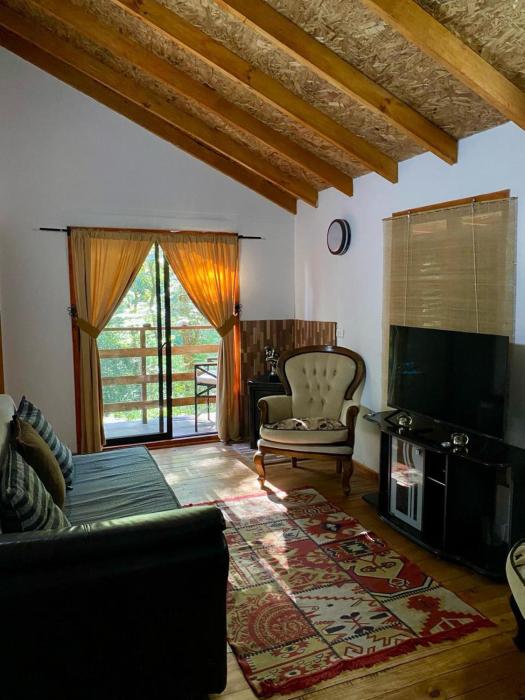 Rapu Lemu,Casa con orilla de Rio ,Pucon