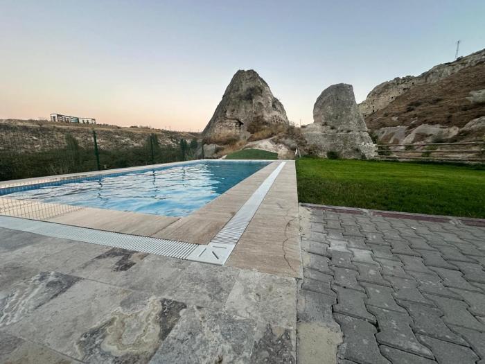 Senfoni Cave Village