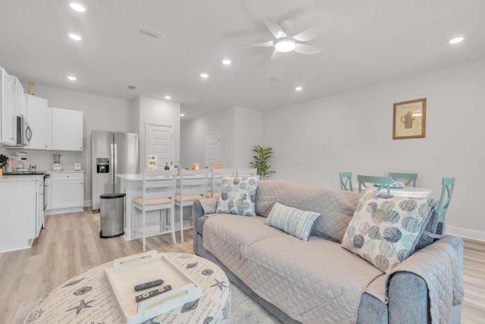 Drift Bay - Adventure Awaits! Zoo, Boat Ramp & Just Minutes from the Beach!