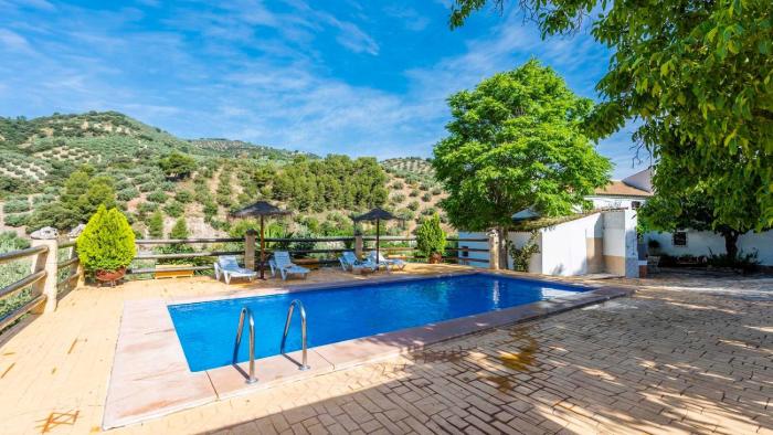 Las Nogueras de Montefrío by Ruralidays