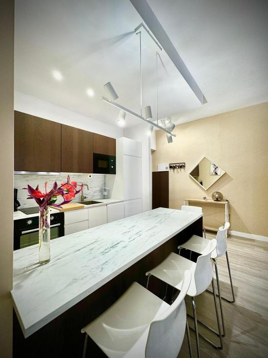 Home 120, Mansion Alhamar