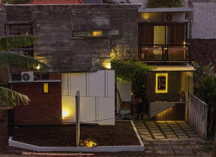 Happy House Bromo backpacker