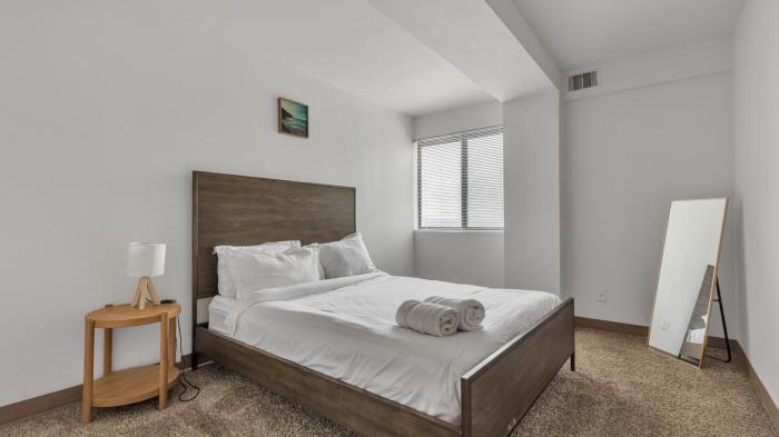 PP 1606 Beautiful Professional 1br Apt, Pool