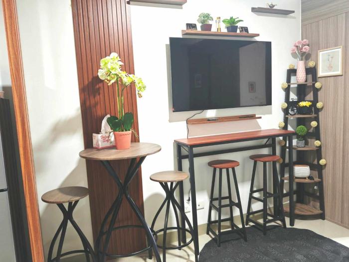 Zekis Place - Shore 2 Residences MOA