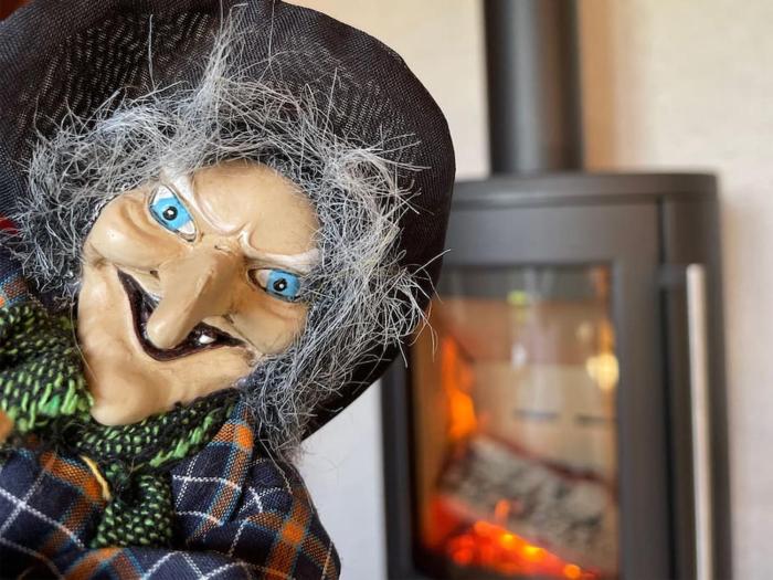 Blockhausflair mit Kamin, Balkon und Bergpanorama