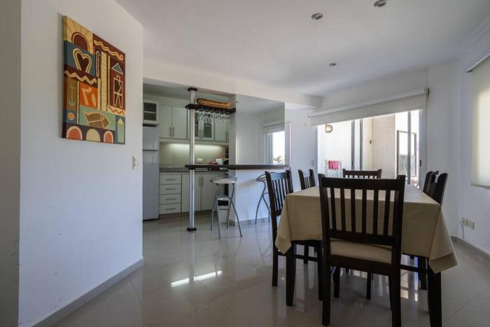 Divino dto zona centro con cochera y terraza con solarium propia