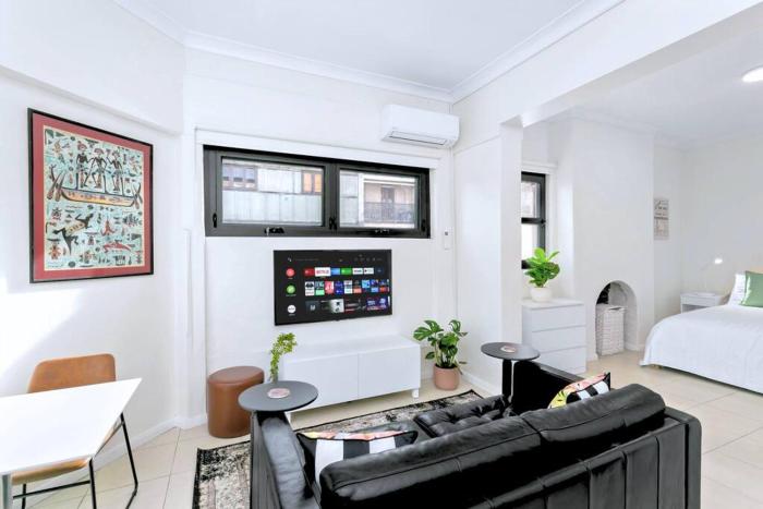 GLE18 Glebe Gem Chic Studio Apartment in Prime Location