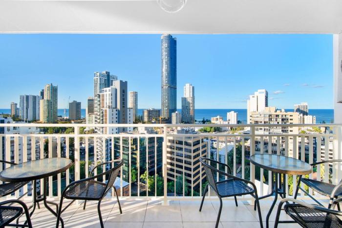 Spacious 3 Bedroom Apartment in Surfers Paradise - CoastHM